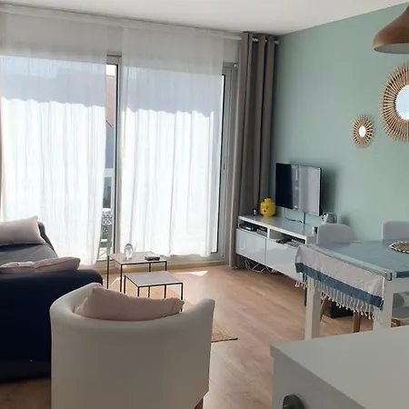 100m De La - Parking Prive - 1 Neufchâtel-Hardelot
